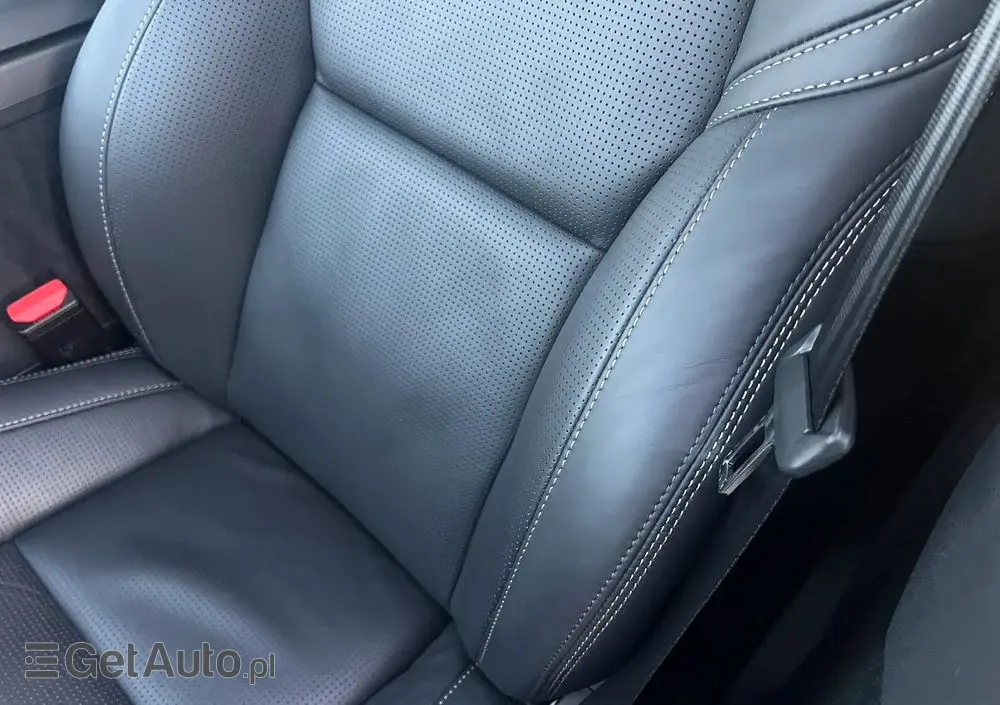 VOLVO XC 60 B5 B AWD Ultra Black Edition