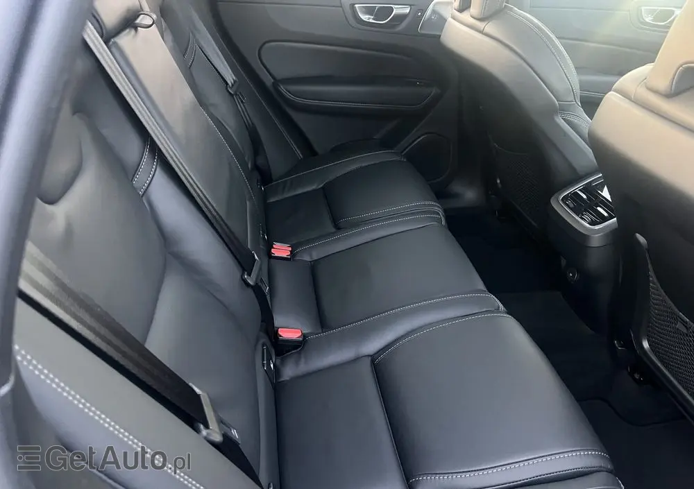 VOLVO XC 60 B5 B AWD Ultra Black Edition