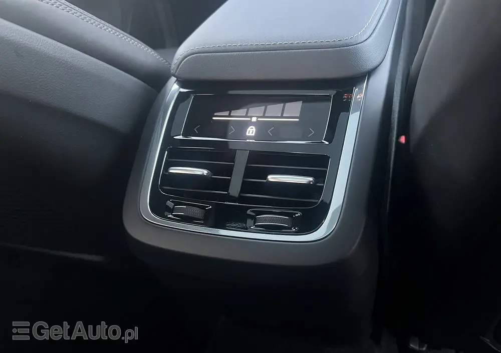 VOLVO XC 60 B5 B AWD Ultra Black Edition