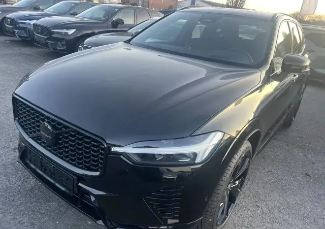 VOLVO XC 60 B5 B AWD Ultra Black Edition