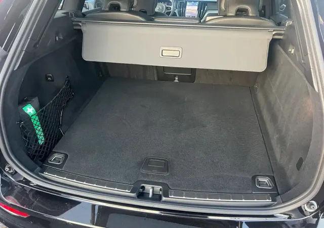 VOLVO XC 60 B5 B AWD Ultra Black Edition