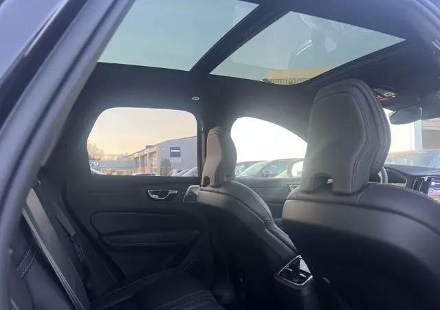 VOLVO XC 60 B5 B AWD Ultra Black Edition