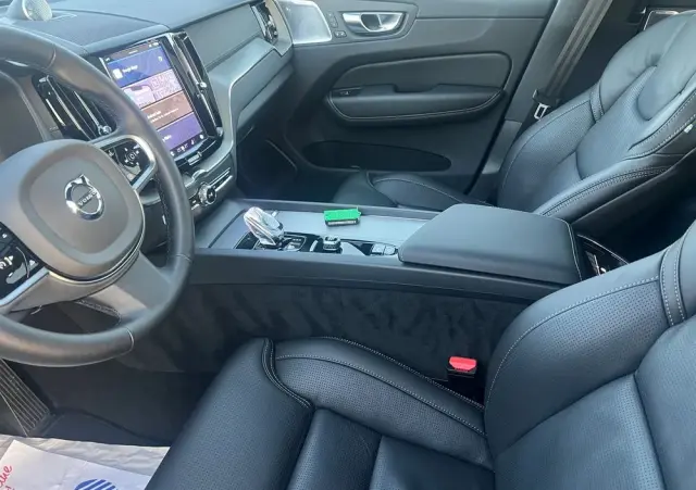 VOLVO XC 60 B5 B AWD Ultra Black Edition