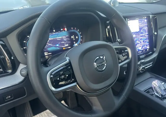 VOLVO XC 60 B5 B AWD Ultra Black Edition