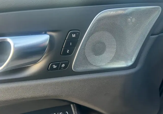 VOLVO XC 60 B5 B AWD Ultra Black Edition