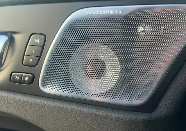 VOLVO XC 60 B5 B AWD Ultra Black Edition