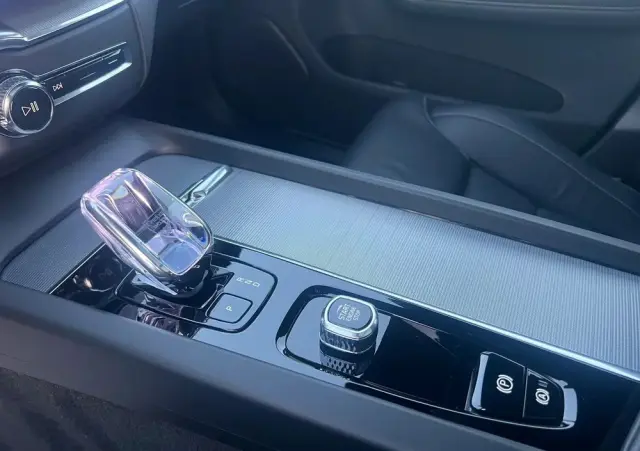 VOLVO XC 60 B5 B AWD Ultra Black Edition