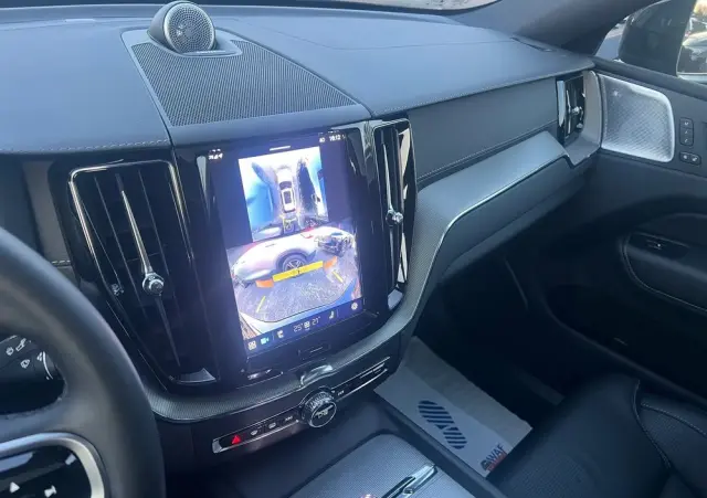 VOLVO XC 60 B5 B AWD Ultra Black Edition