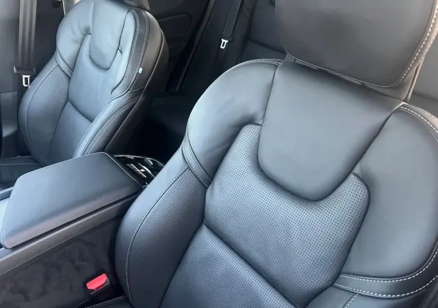 VOLVO XC 60 B5 B AWD Ultra Black Edition