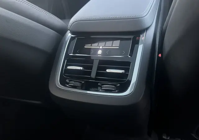 VOLVO XC 60 B5 B AWD Ultra Black Edition