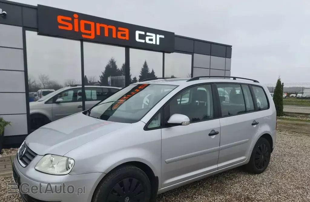 VOLKSWAGEN Touran 