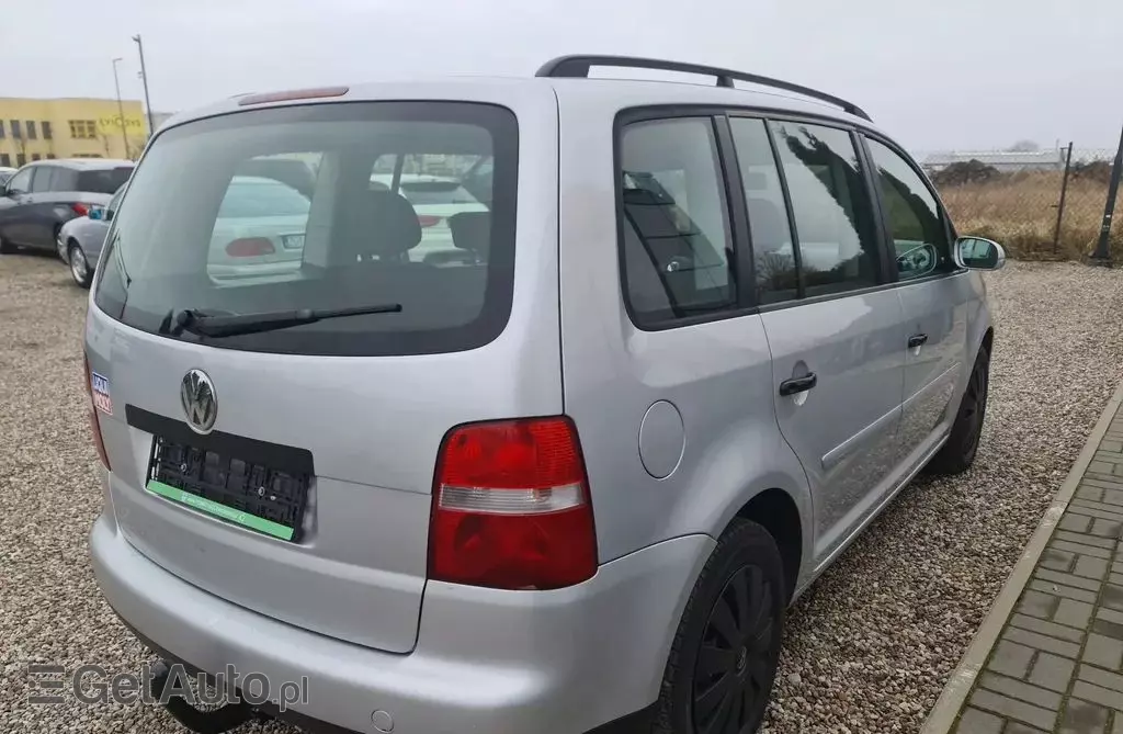 VOLKSWAGEN Touran 