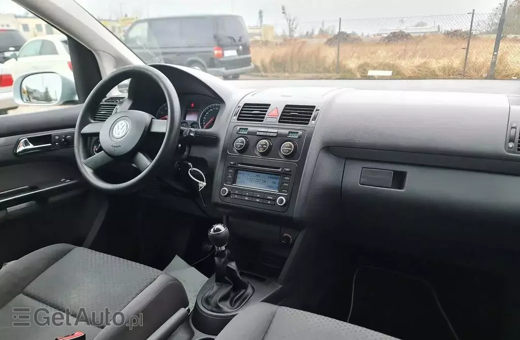 VOLKSWAGEN Touran 