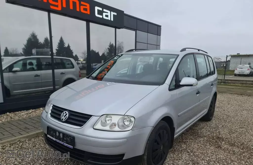 VOLKSWAGEN Touran 