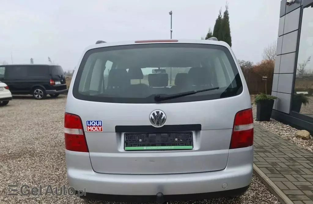 VOLKSWAGEN Touran 