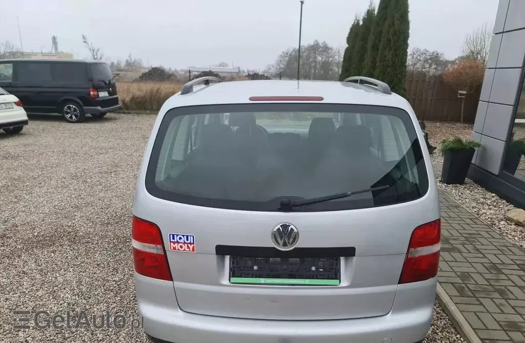 VOLKSWAGEN Touran 