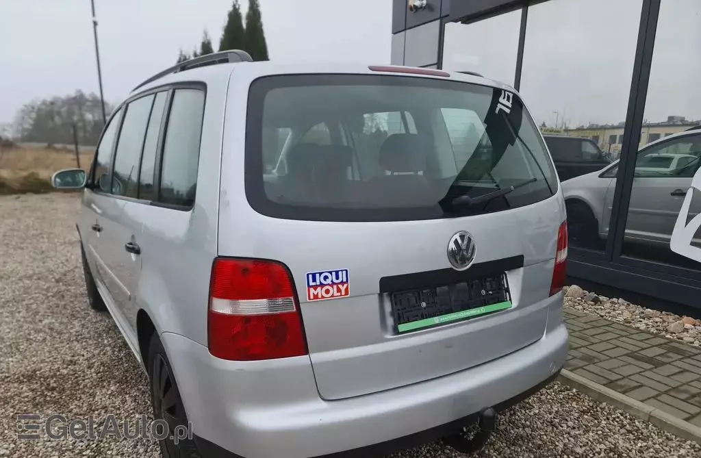 VOLKSWAGEN Touran 