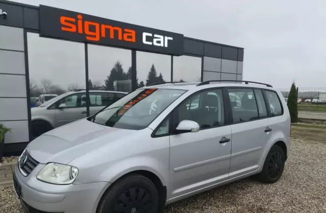 VOLKSWAGEN Touran 