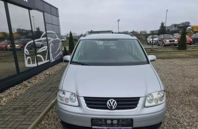 VOLKSWAGEN Touran 