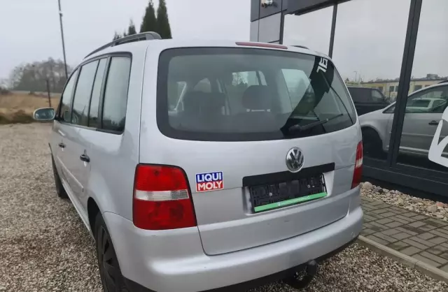 VOLKSWAGEN Touran 