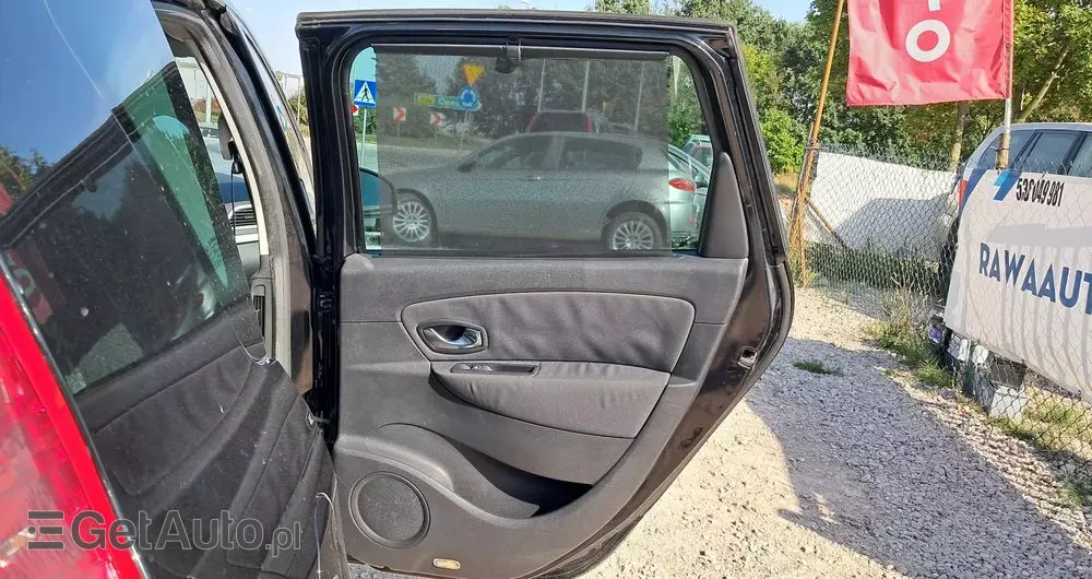 RENAULT Scenic 1.6 16V 110 TomTom Edition