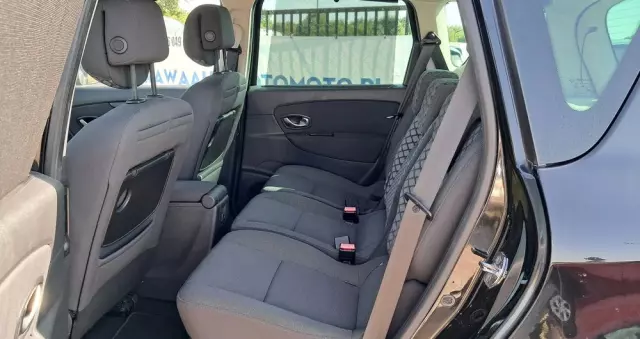 RENAULT Scenic 1.6 16V 110 TomTom Edition