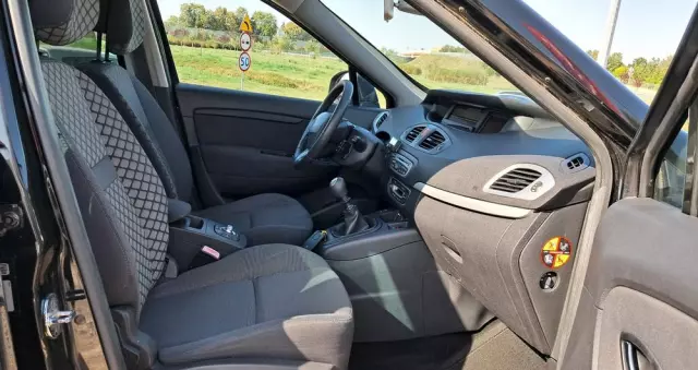 RENAULT Scenic 1.6 16V 110 TomTom Edition