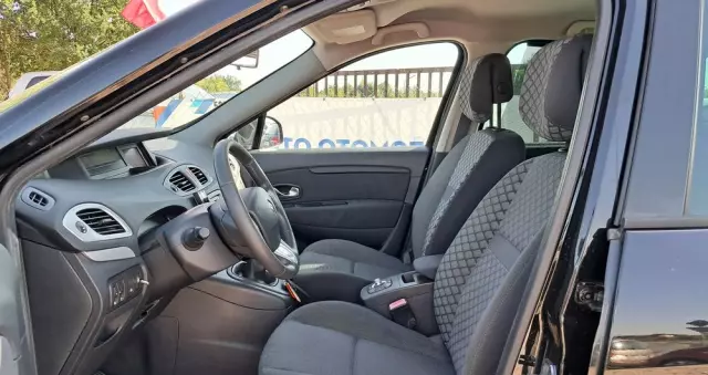 RENAULT Scenic 1.6 16V 110 TomTom Edition