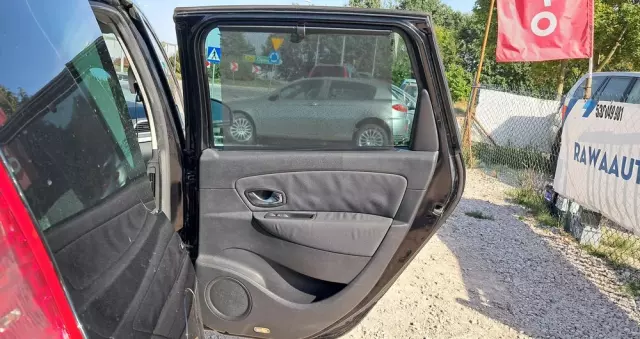 RENAULT Scenic 1.6 16V 110 TomTom Edition