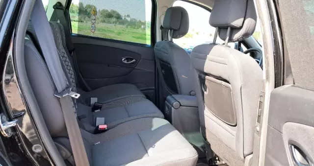 RENAULT Scenic 1.6 16V 110 TomTom Edition