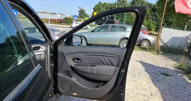 RENAULT Scenic 1.6 16V 110 TomTom Edition