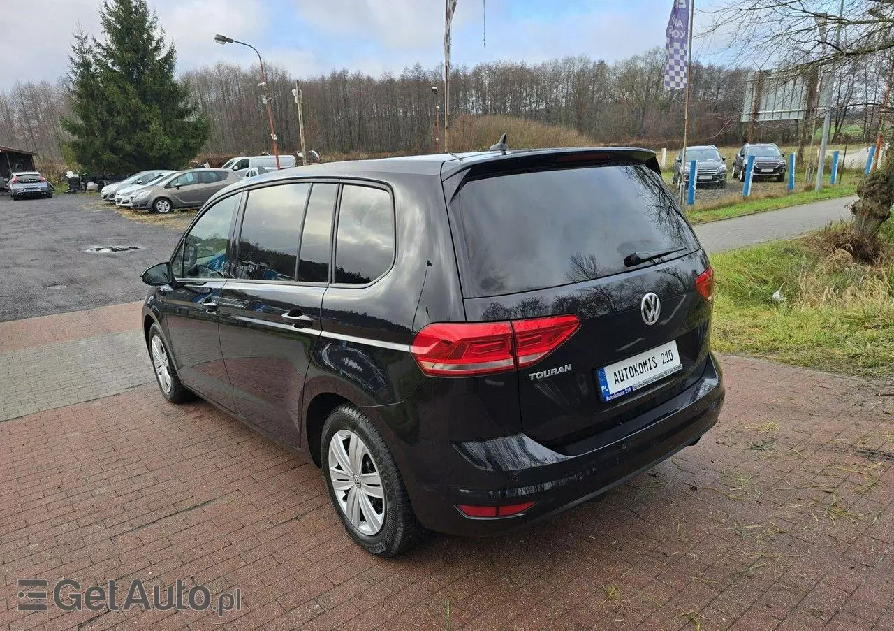 VOLKSWAGEN Touran 