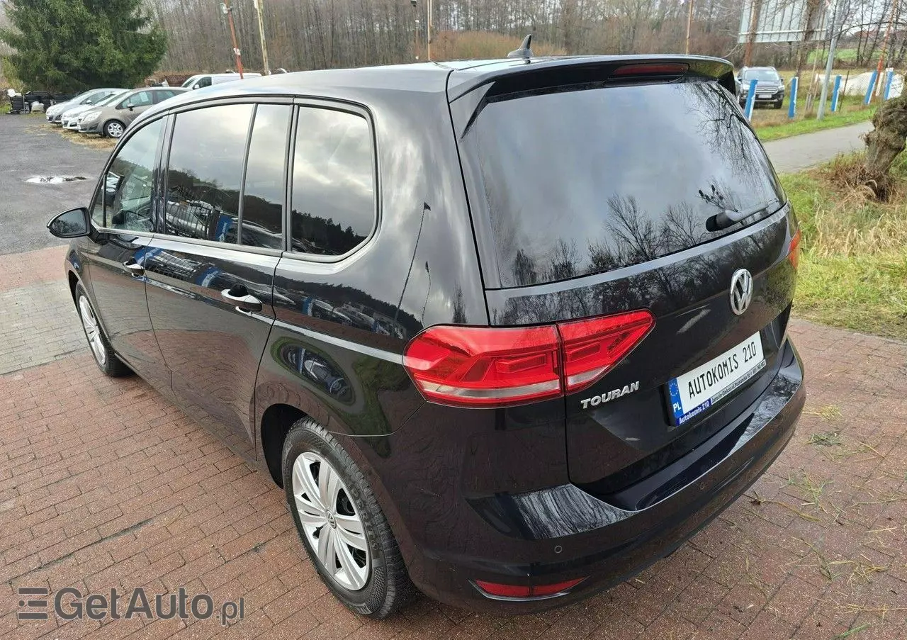 VOLKSWAGEN Touran 