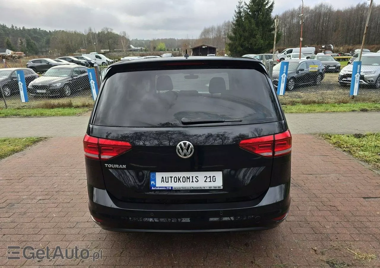 VOLKSWAGEN Touran 
