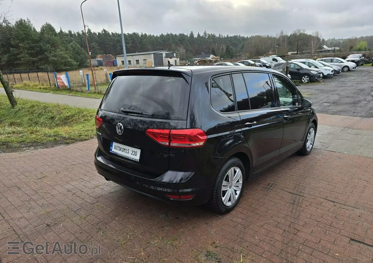 VOLKSWAGEN Touran 
