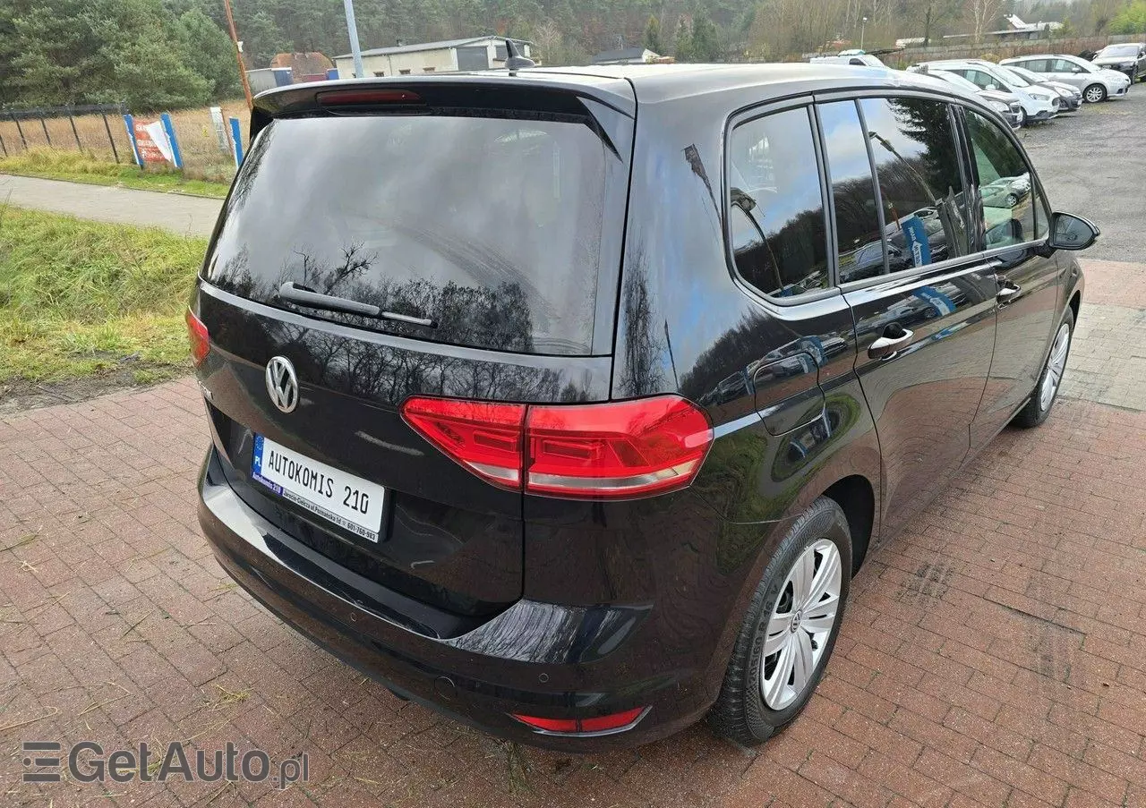 VOLKSWAGEN Touran 