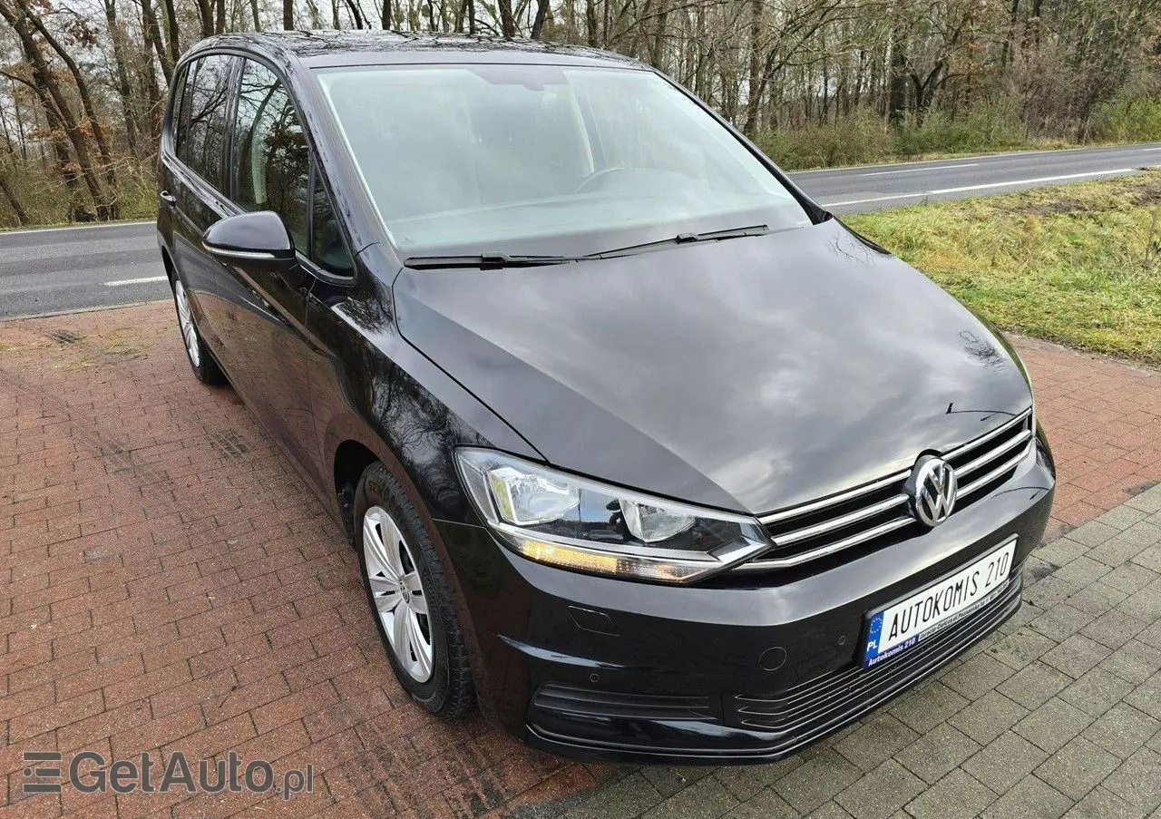 VOLKSWAGEN Touran 