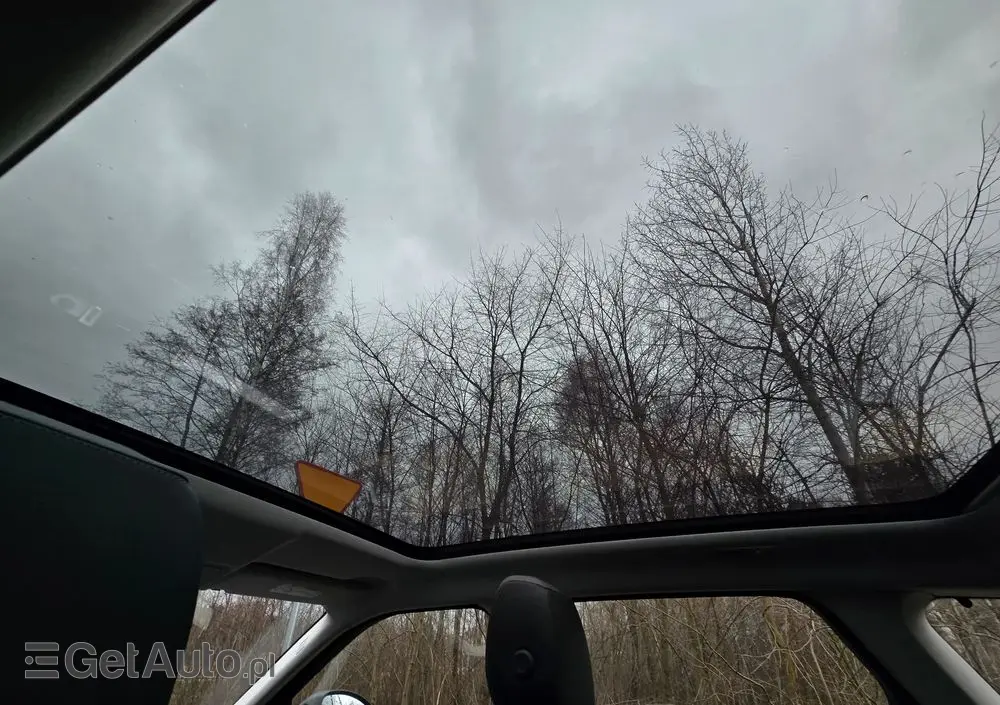 LAND ROVER Range Rover Evoque D150 R-Dynamic HSE