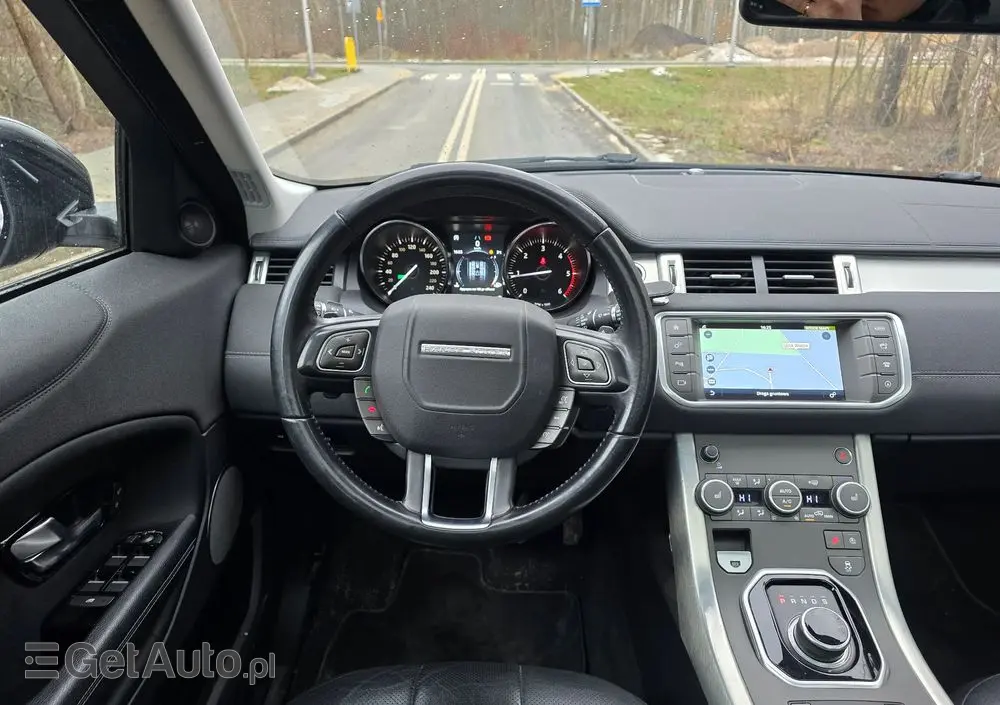 LAND ROVER Range Rover Evoque D150 R-Dynamic HSE