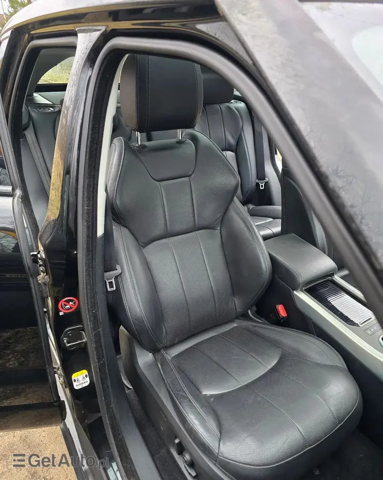 LAND ROVER Range Rover Evoque D150 R-Dynamic HSE