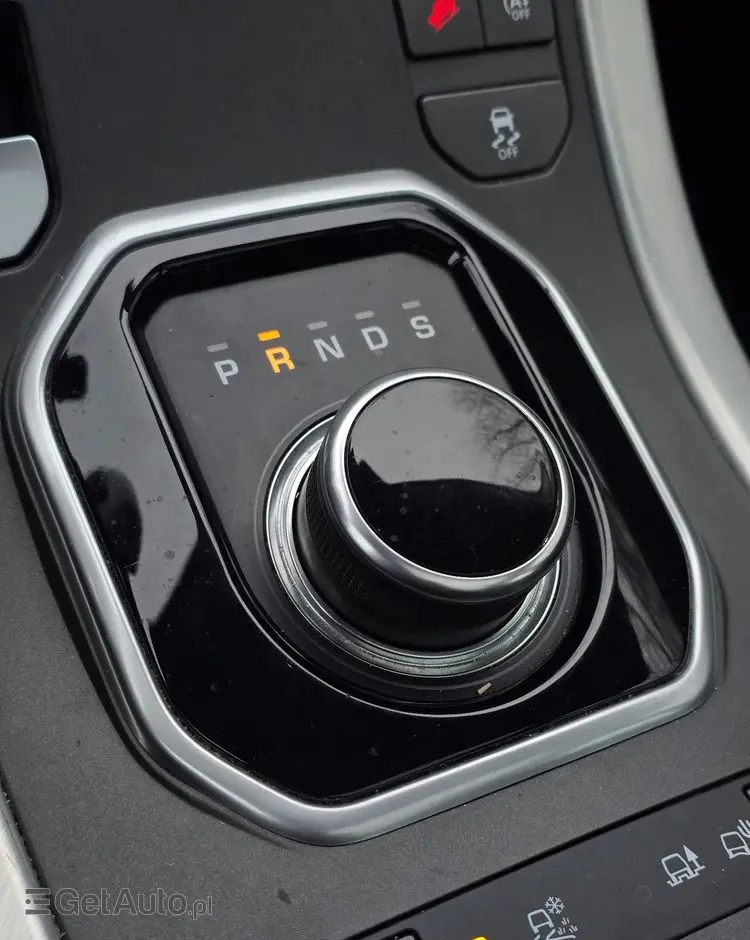 LAND ROVER Range Rover Evoque D150 R-Dynamic HSE