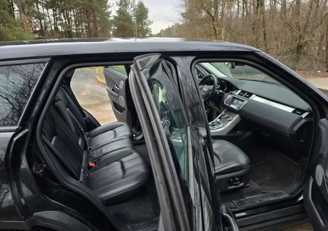 LAND ROVER Range Rover Evoque D150 R-Dynamic HSE