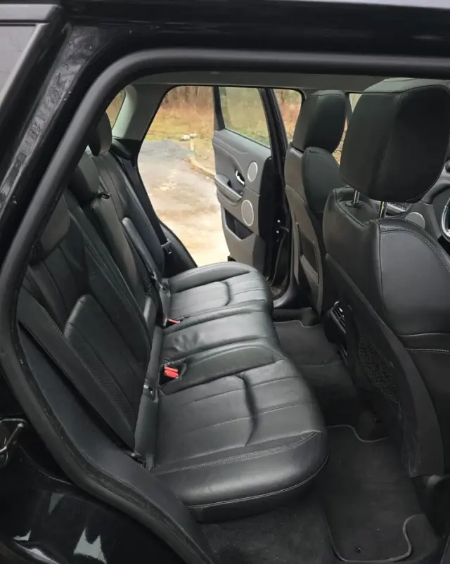 LAND ROVER Range Rover Evoque D150 R-Dynamic HSE