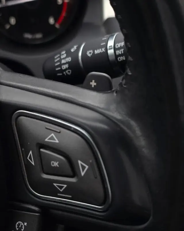 LAND ROVER Range Rover Evoque D150 R-Dynamic HSE