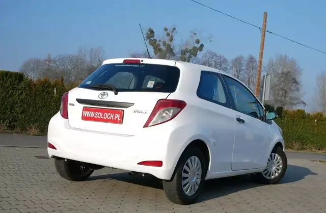 TOYOTA Yaris 