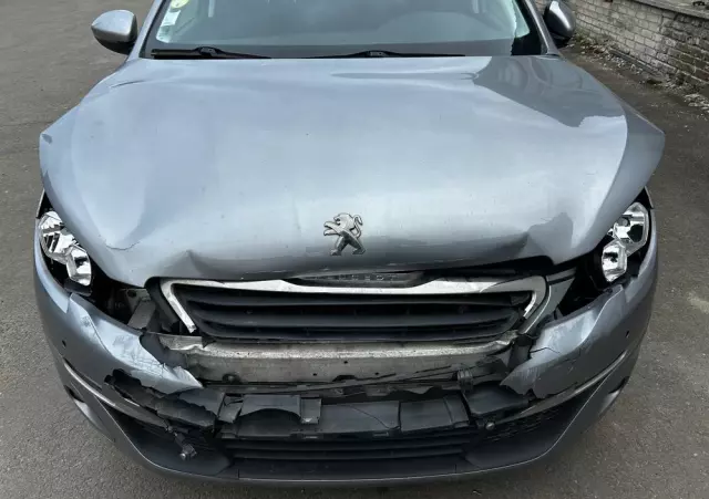 PEUGEOT 308 SW BlueHDi 120 Stop & Start Active