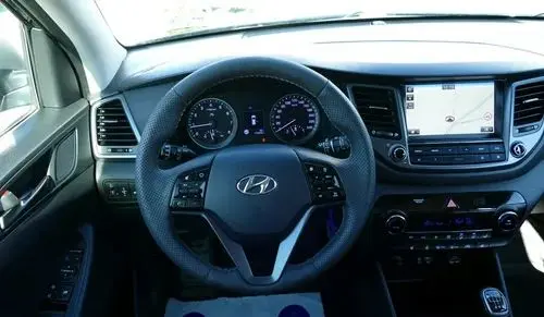 HYUNDAI Tucson 