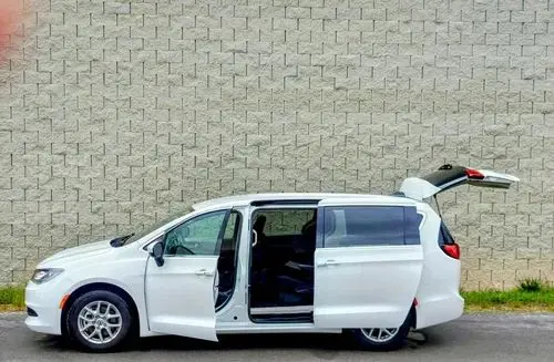 CHRYSLER Pacifica 