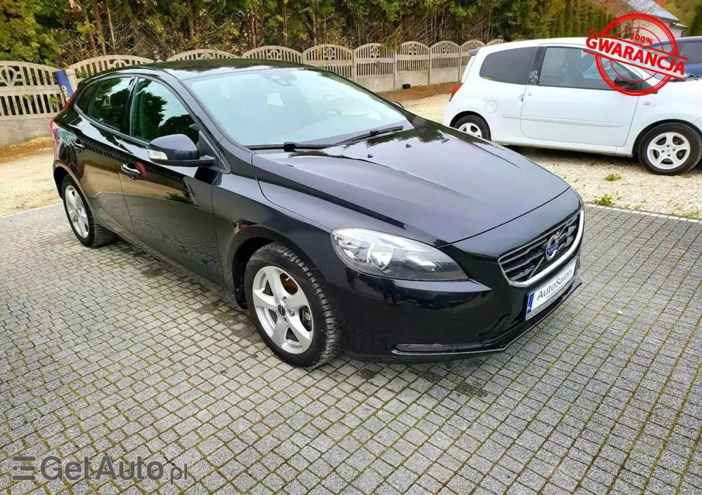 VOLVO V40 
