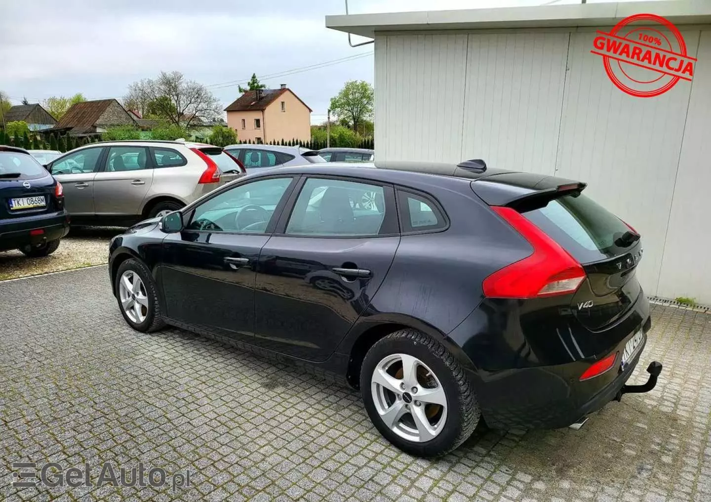 VOLVO V40 